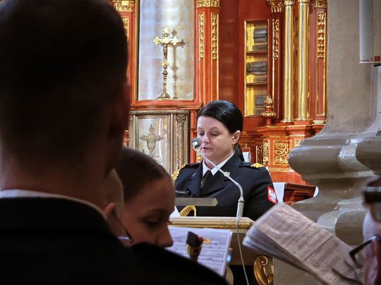 Strażacy świętowali w Krasnymstawie. Była modlitwa, podziękowania i poświęcenie wozów [GALERIA ZDJĘĆ]