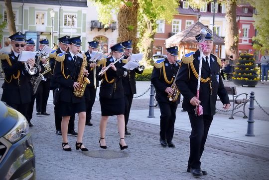 Strażacy świętowali w Krasnymstawie. Była modlitwa, podziękowania i poświęcenie wozów [GALERIA ZDJĘĆ]