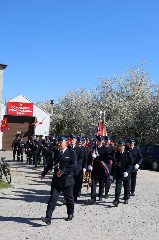 Gm. Ruda-Huta. Pierwszy proporzec dla MDP Żalin. Wyjątkowa uroczystość młodych strażaków [GALERIA ZDJĘĆ] 