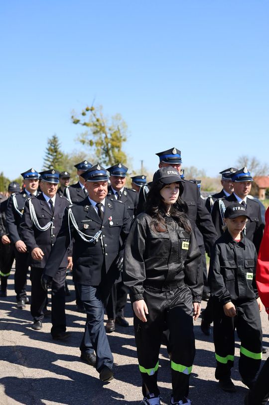 Gm. Ruda-Huta. Pierwszy proporzec dla MDP Żalin. Wyjątkowa uroczystość młodych strażaków [GALERIA ZDJĘĆ] 