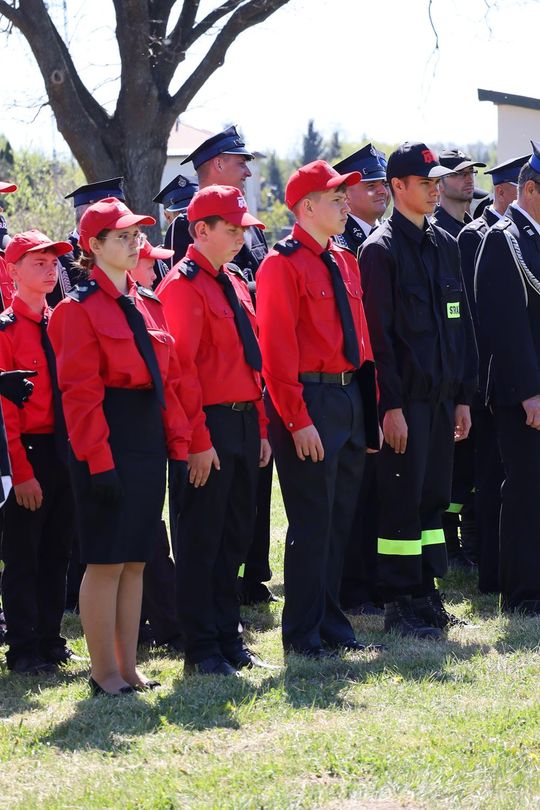 Gm. Ruda-Huta. Pierwszy proporzec dla MDP Żalin. Wyjątkowa uroczystość młodych strażaków [GALERIA ZDJĘĆ] 