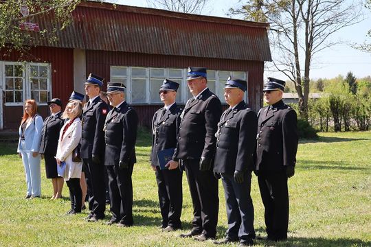 Gm. Ruda-Huta. Pierwszy proporzec dla MDP Żalin. Wyjątkowa uroczystość młodych strażaków [GALERIA ZDJĘĆ] 