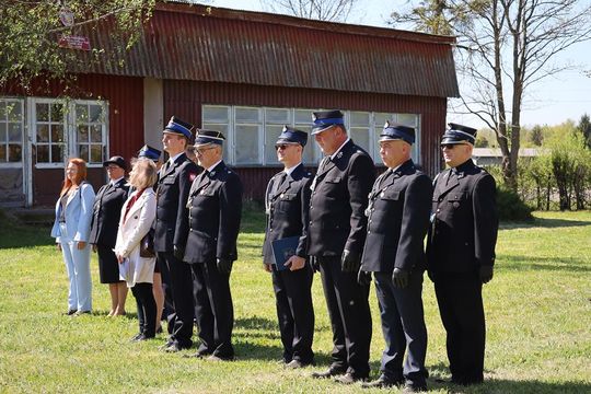 Gm. Ruda-Huta. Pierwszy proporzec dla MDP Żalin. Wyjątkowa uroczystość młodych strażaków [GALERIA ZDJĘĆ] 