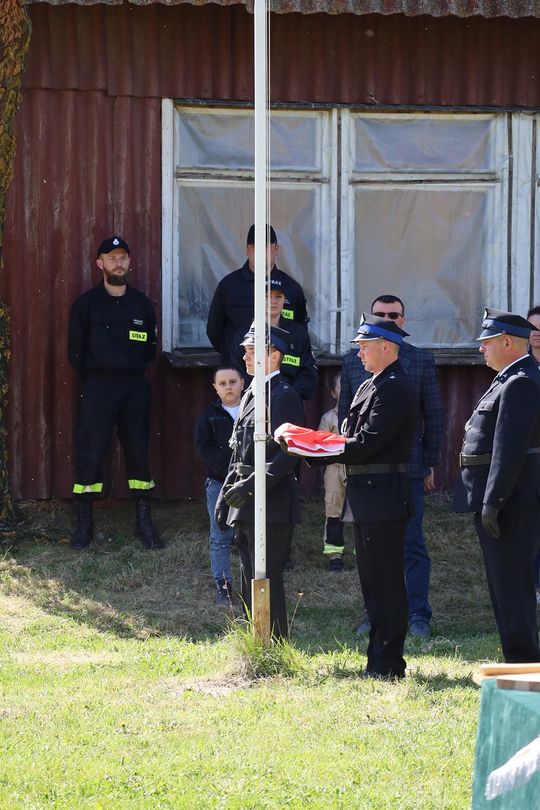 Gm. Ruda-Huta. Pierwszy proporzec dla MDP Żalin. Wyjątkowa uroczystość młodych strażaków [GALERIA ZDJĘĆ] 