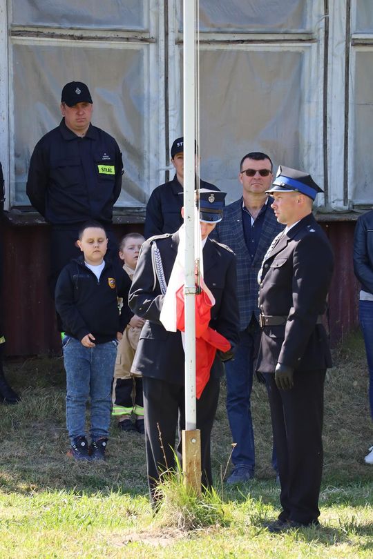 Gm. Ruda-Huta. Pierwszy proporzec dla MDP Żalin. Wyjątkowa uroczystość młodych strażaków [GALERIA ZDJĘĆ] 