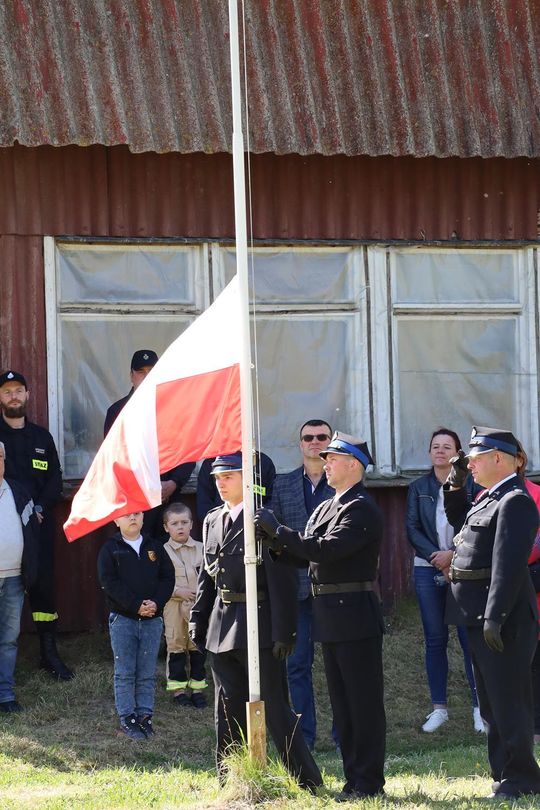 Gm. Ruda-Huta. Pierwszy proporzec dla MDP Żalin. Wyjątkowa uroczystość młodych strażaków [GALERIA ZDJĘĆ] 