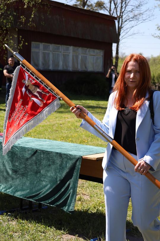 Gm. Ruda-Huta. Pierwszy proporzec dla MDP Żalin. Wyjątkowa uroczystość młodych strażaków [GALERIA ZDJĘĆ] 