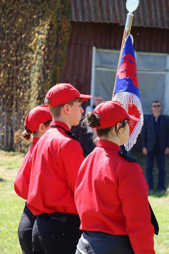 Gm. Ruda-Huta. Pierwszy proporzec dla MDP Żalin. Wyjątkowa uroczystość młodych strażaków [GALERIA ZDJĘĆ] 