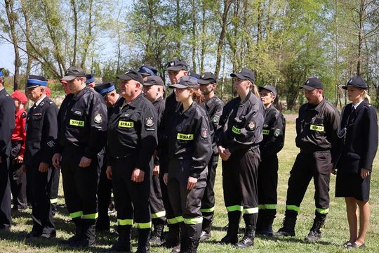 Gm. Ruda-Huta. Pierwszy proporzec dla MDP Żalin. Wyjątkowa uroczystość młodych strażaków [GALERIA ZDJĘĆ] 