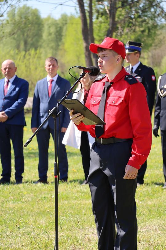 Gm. Ruda-Huta. Pierwszy proporzec dla MDP Żalin. Wyjątkowa uroczystość młodych strażaków [GALERIA ZDJĘĆ] 