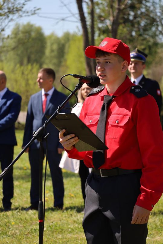 Gm. Ruda-Huta. Pierwszy proporzec dla MDP Żalin. Wyjątkowa uroczystość młodych strażaków [GALERIA ZDJĘĆ] 