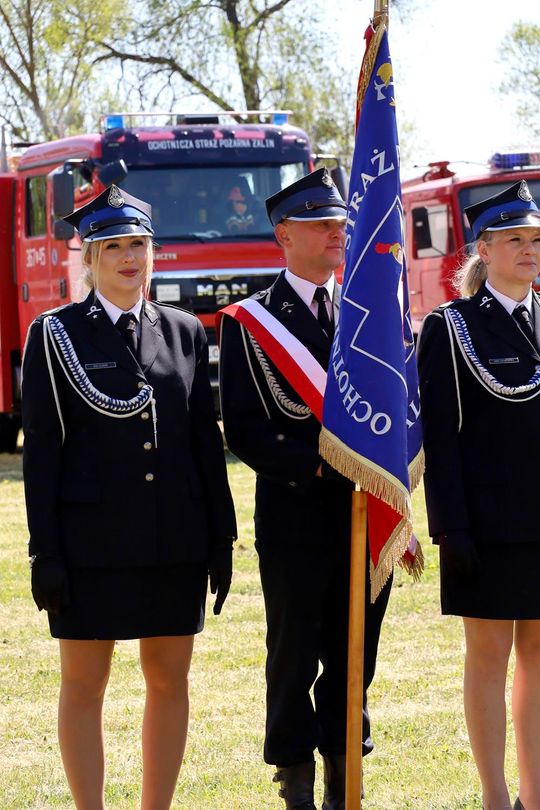 Gm. Ruda-Huta. Pierwszy proporzec dla MDP Żalin. Wyjątkowa uroczystość młodych strażaków [GALERIA ZDJĘĆ] 