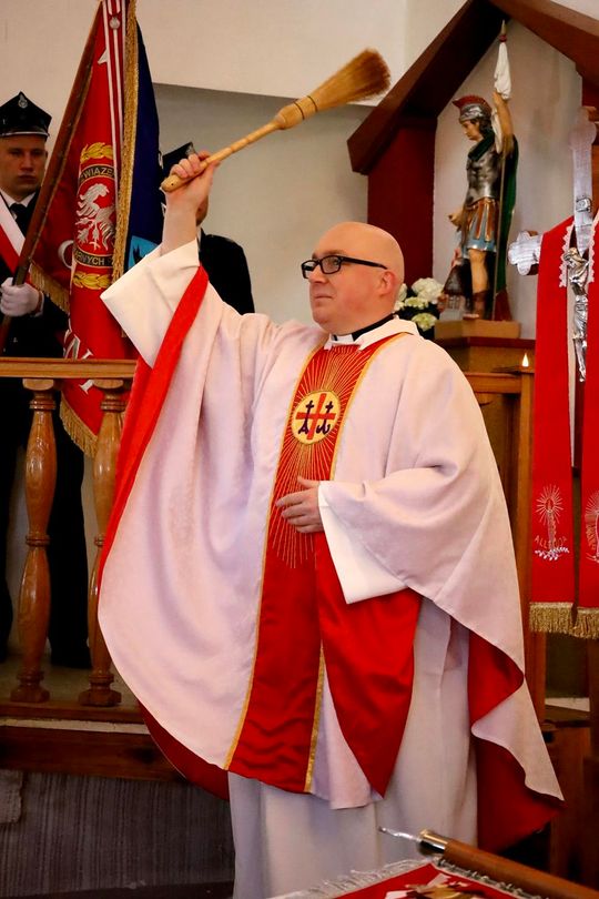 Gm. Ruda-Huta. Pierwszy proporzec dla MDP Żalin. Wyjątkowa uroczystość młodych strażaków [GALERIA ZDJĘĆ] 