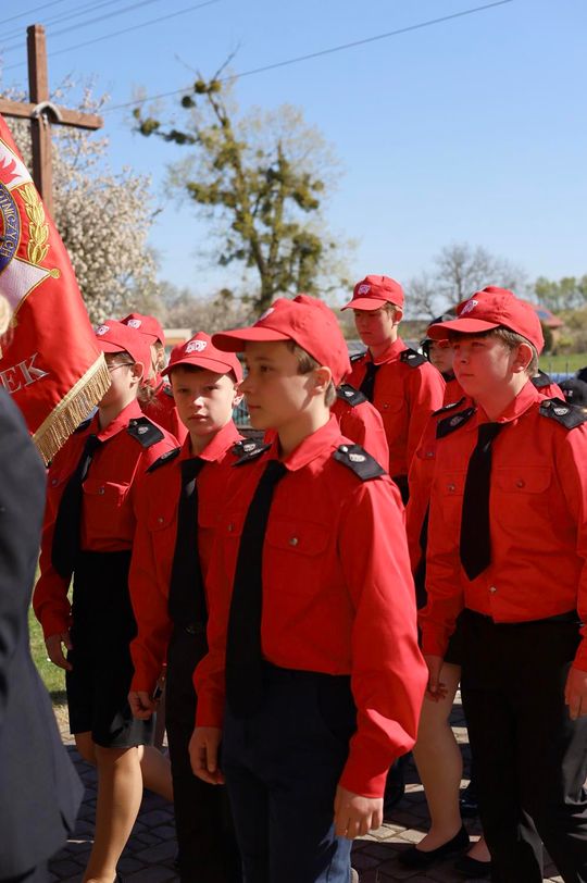 Gm. Ruda-Huta. Pierwszy proporzec dla MDP Żalin. Wyjątkowa uroczystość młodych strażaków [GALERIA ZDJĘĆ] 