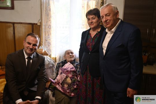 Setne urodziny Pana Stanisława Buka. Wyjątkowy jubileusz w gminie Łopiennik Górny [GALERIA ZDJĘĆ] 