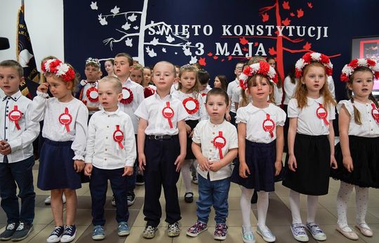 Gm. Krasnystaw. Patriotyczna uroczystość– szkoła uczciła patrona i Konstytucję 3 Maja [GALERIA ZDJĘĆ] 