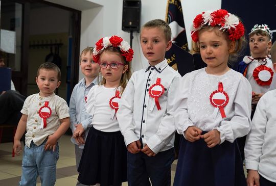 Gm. Krasnystaw. Patriotyczna uroczystość– szkoła uczciła patrona i Konstytucję 3 Maja [GALERIA ZDJĘĆ] 