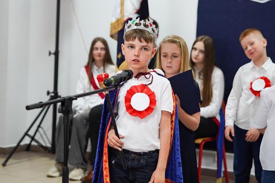 Gm. Krasnystaw. Patriotyczna uroczystość– szkoła uczciła patrona i Konstytucję 3 Maja [GALERIA ZDJĘĆ] 