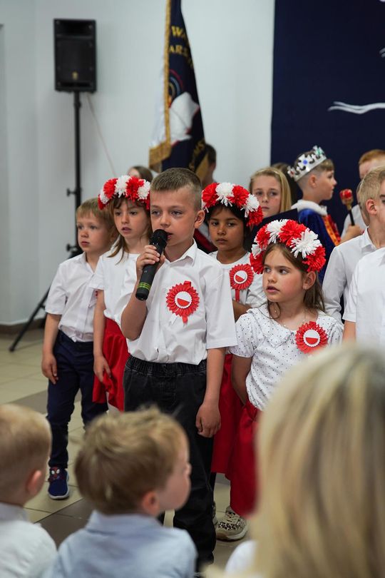 Gm. Krasnystaw. Patriotyczna uroczystość– szkoła uczciła patrona i Konstytucję 3 Maja [GALERIA ZDJĘĆ] 