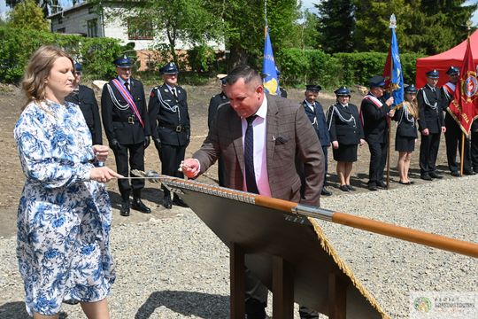 Gm. Żółkiewka. 100 lat służby i tradycji. Jubileusz OSP Olchowiec połączony z nadaniem sztandaru [GALERIA ZDJĘĆ] 