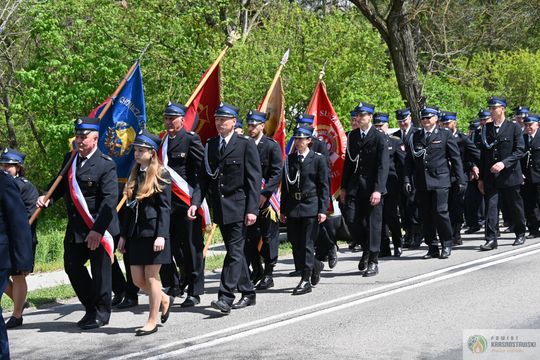 Gm. Żółkiewka. 100 lat służby i tradycji. Jubileusz OSP Olchowiec połączony z nadaniem sztandaru [GALERIA ZDJĘĆ] 