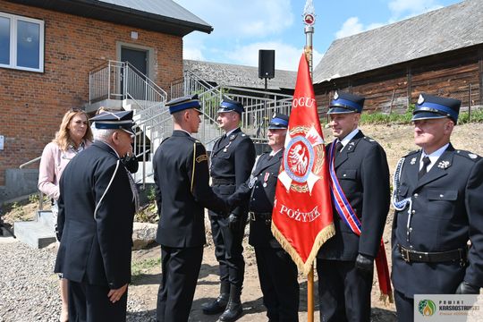 Gm. Żółkiewka. 100 lat służby i tradycji. Jubileusz OSP Olchowiec połączony z nadaniem sztandaru [GALERIA ZDJĘĆ] 