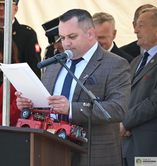 Gm. Żółkiewka. 100 lat służby i tradycji. Jubileusz OSP Olchowiec połączony z nadaniem sztandaru [GALERIA ZDJĘĆ] 