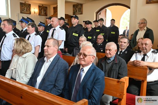 Gm. Żółkiewka. 100 lat służby i tradycji. Jubileusz OSP Olchowiec połączony z nadaniem sztandaru [GALERIA ZDJĘĆ] 