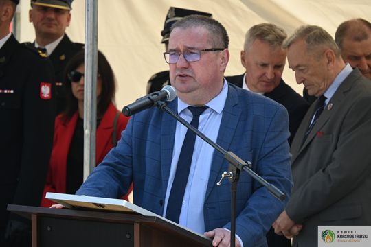 Gm. Żółkiewka. 100 lat służby i tradycji. Jubileusz OSP Olchowiec połączony z nadaniem sztandaru [GALERIA ZDJĘĆ] 