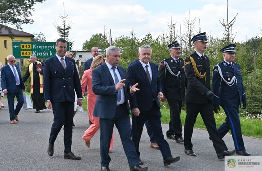 Gm. Żółkiewka. 100 lat służby i tradycji. Jubileusz OSP Olchowiec połączony z nadaniem sztandaru [GALERIA ZDJĘĆ] 