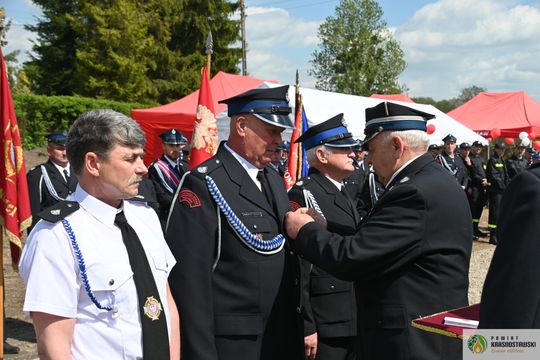 Gm. Żółkiewka. 100 lat służby i tradycji. Jubileusz OSP Olchowiec połączony z nadaniem sztandaru [GALERIA ZDJĘĆ] 
