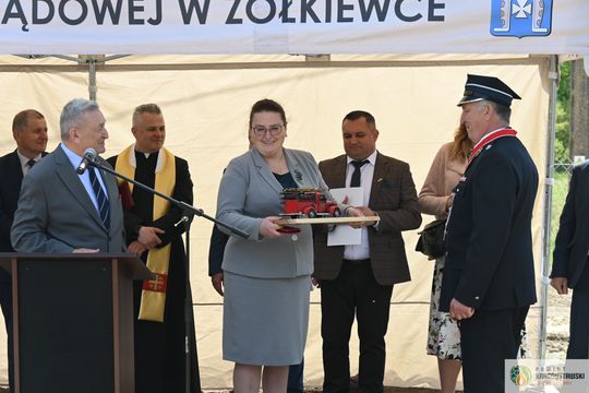 Gm. Żółkiewka. 100 lat służby i tradycji. Jubileusz OSP Olchowiec połączony z nadaniem sztandaru [GALERIA ZDJĘĆ] 