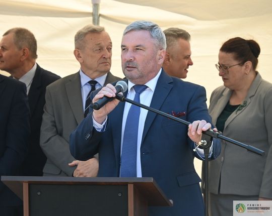 Gm. Żółkiewka. 100 lat służby i tradycji. Jubileusz OSP Olchowiec połączony z nadaniem sztandaru [GALERIA ZDJĘĆ] 