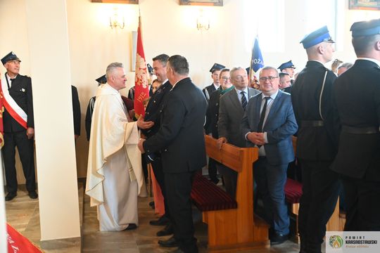 Gm. Żółkiewka. 100 lat służby i tradycji. Jubileusz OSP Olchowiec połączony z nadaniem sztandaru [GALERIA ZDJĘĆ] 