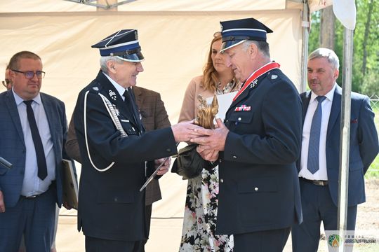 Gm. Żółkiewka. 100 lat służby i tradycji. Jubileusz OSP Olchowiec połączony z nadaniem sztandaru [GALERIA ZDJĘĆ] 