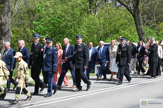 Gm. Żółkiewka. 100 lat służby i tradycji. Jubileusz OSP Olchowiec połączony z nadaniem sztandaru [GALERIA ZDJĘĆ] 