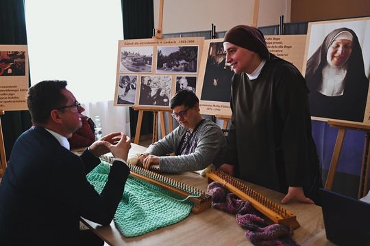 Światło w ciemności. W Kraśniczynie rozmawiano o dziedzictwie bł. Matki Czackiej [GALERIA ZDJĘĆ]