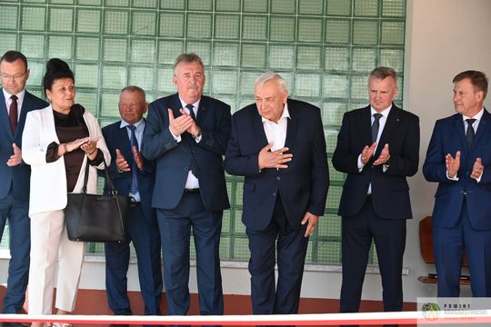 Gmina Gorzków podsumowała ważne inwestycje. Nowe drogi i zmodernizowana szkoła już służą mieszkańcom [GALERIA ZDJĘĆ]