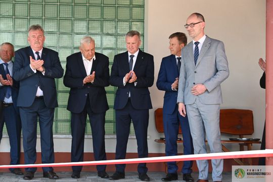 Gmina Gorzków podsumowała ważne inwestycje. Nowe drogi i zmodernizowana szkoła już służą mieszkańcom [GALERIA ZDJĘĆ]