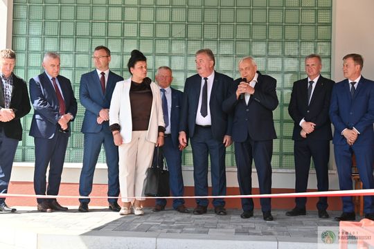 Gmina Gorzków podsumowała ważne inwestycje. Nowe drogi i zmodernizowana szkoła już służą mieszkańcom [GALERIA ZDJĘĆ]