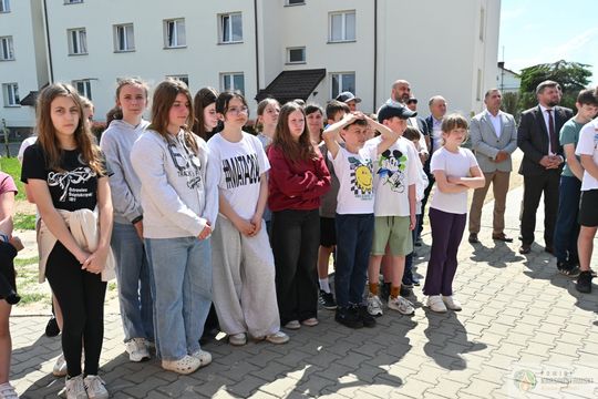 Gmina Gorzków podsumowała ważne inwestycje. Nowe drogi i zmodernizowana szkoła już służą mieszkańcom [GALERIA ZDJĘĆ]