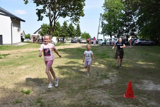 Gm. Fajsławice. Remiza pełna życia. Piknik Rodzinny połączył mieszkańców Suchodół [GALERIA ZDJĘĆ]
