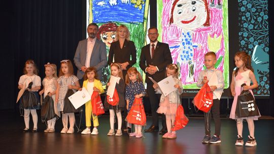 Krasnystaw. 20 lat konkursu „Moja Mama”. Jubileuszowa gala pełna dziecięcej wyobraźni [GALERIA ZDJĘĆ]