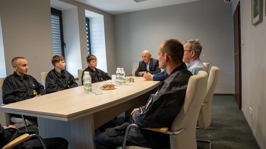 Spotkanie samorządowców z ochotnikami bohaterami [GALERIA ZDJĘĆ]