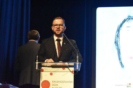 Krasnystaw. 20 lat konkursu „Moja Mama”. Jubileuszowa gala pełna dziecięcej wyobraźni [GALERIA ZDJĘĆ] 