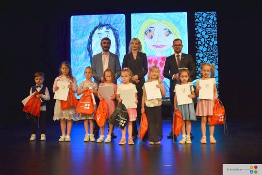 Krasnystaw. 20 lat konkursu „Moja Mama”. Jubileuszowa gala pełna dziecięcej wyobraźni [GALERIA ZDJĘĆ] 
