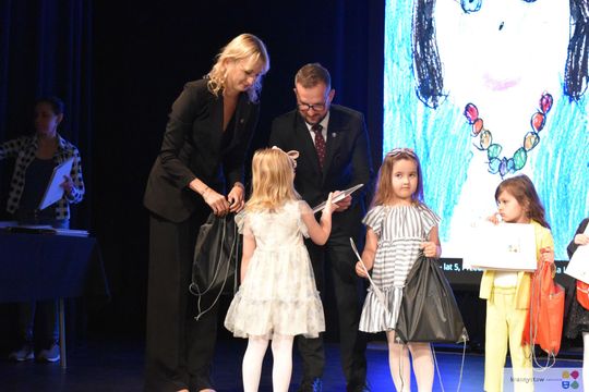 Krasnystaw. 20 lat konkursu „Moja Mama”. Jubileuszowa gala pełna dziecięcej wyobraźni [GALERIA ZDJĘĆ] 