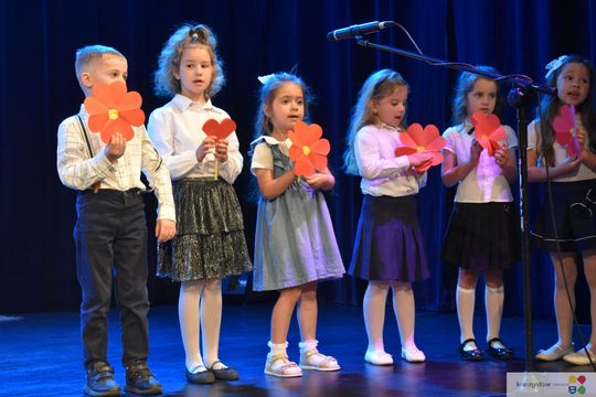 Krasnystaw. 20 lat konkursu „Moja Mama”. Jubileuszowa gala pełna dziecięcej wyobraźni [GALERIA ZDJĘĆ] 