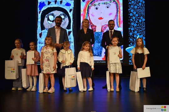 Krasnystaw. 20 lat konkursu „Moja Mama”. Jubileuszowa gala pełna dziecięcej wyobraźni [GALERIA ZDJĘĆ] 