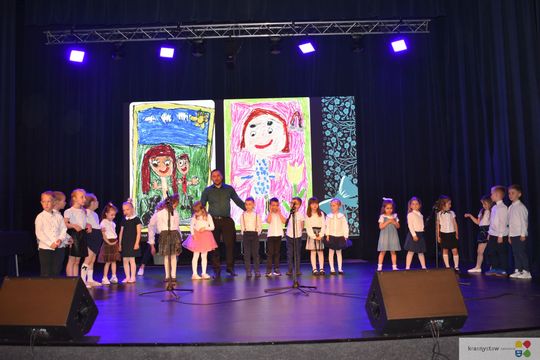 Krasnystaw. 20 lat konkursu „Moja Mama”. Jubileuszowa gala pełna dziecięcej wyobraźni [GALERIA ZDJĘĆ] 